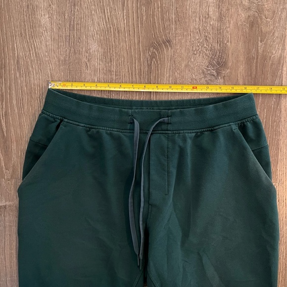 Lululemon men’s City Sweat Jogger in Green Jasper - Picture 11 of 12